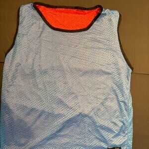 Reversible Red & Blue Sports Jersey Pinnie – Size M, Breathable Mesh